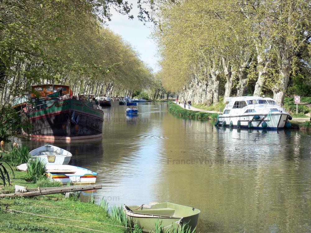 Le Gite Des Remparts Villa Ginestas Bagian luar foto